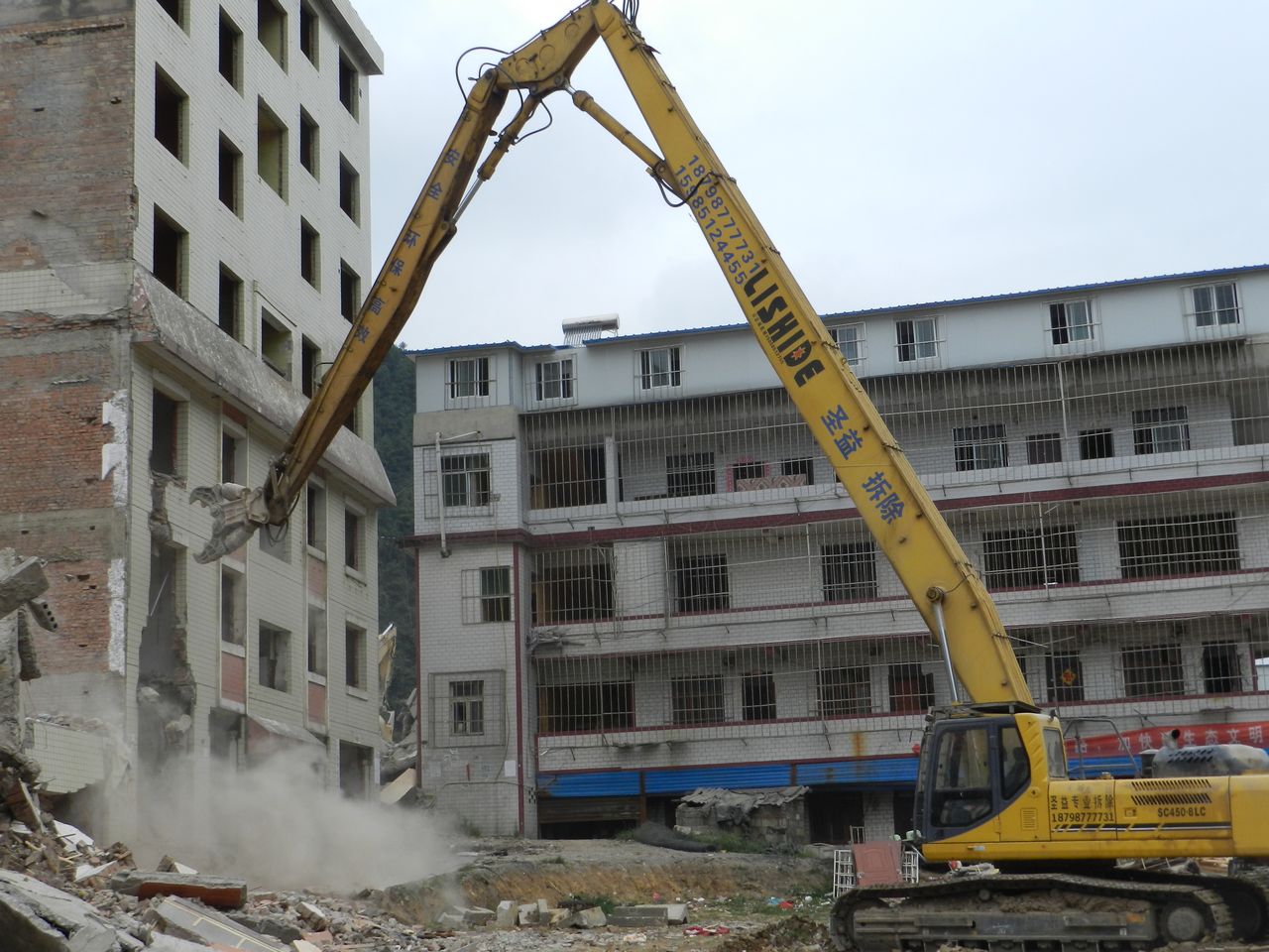 挖掘機(jī)拆樓臂、拆樓臂、加長(zhǎng)臂、挖掘機(jī)拆樓臂廠家